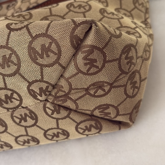 Michael Kors Signature Canvas Tote Bag Large Tan and Brown - Picture 7 of 8